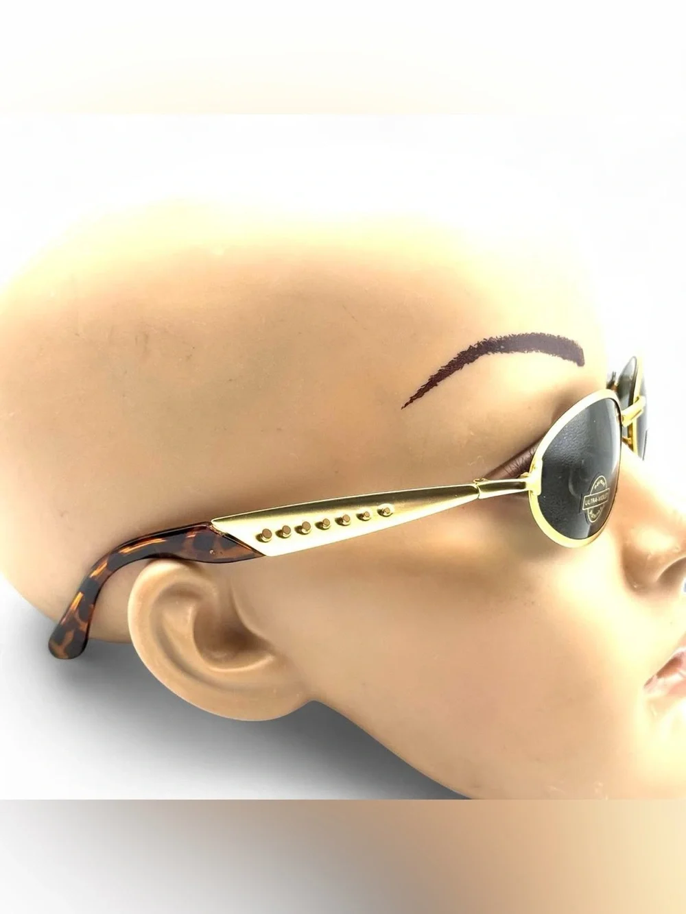 Vintage Gold  metal Frame Oval Sunglasses with Green Lenses - Unbranded